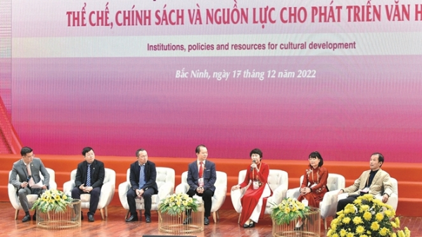 Các đại biểu thảo luận tại phiên chuyên đề của hội thảo văn hóa 2022 	Ảnh: Lâm Hiển